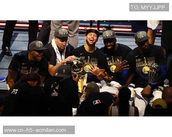 NBA揭幕战前瞻库里成为历史第十位为同一球队效力17年的球员