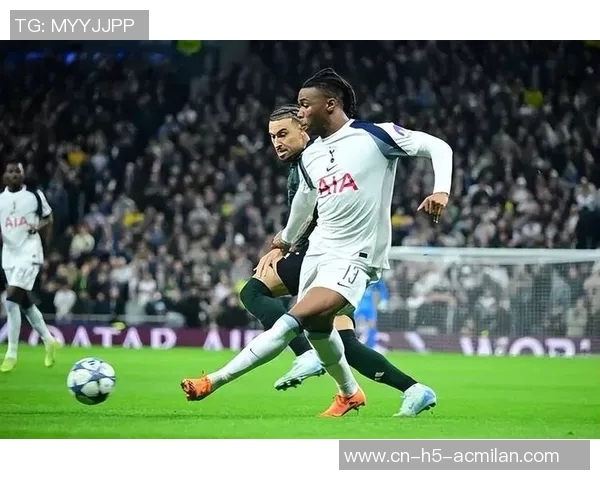 热刺后卫乌多吉在伦敦街头遭经纪人持枪威胁事件引发关注