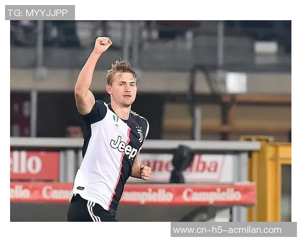 德里赫特谈曼联本赛季目标力争重返欧冠展现球队进步与提升潜力 德里赫特谈曼联本赛季目标力争重返欧冠展现球队进步与提升潜力